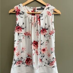 Suzy Shier Floral Sleeveless Blouse - Pink and White Small